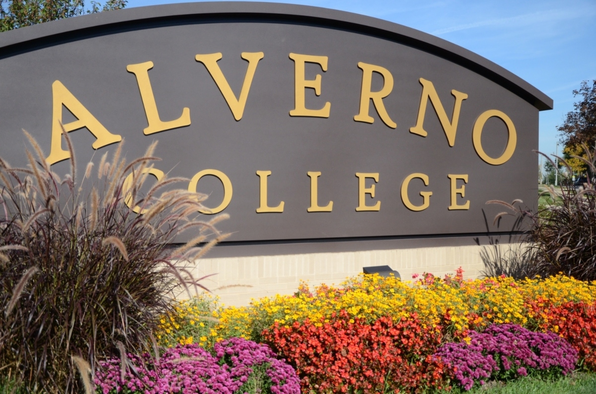 Alverno College and Holy Family Sign a Teach-Out Agreement